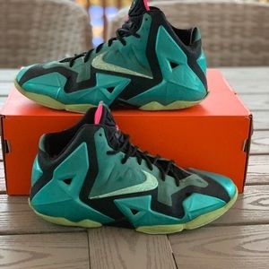 🍭NEED GONE ASAP🌈 LeBron 11 “South Beach”